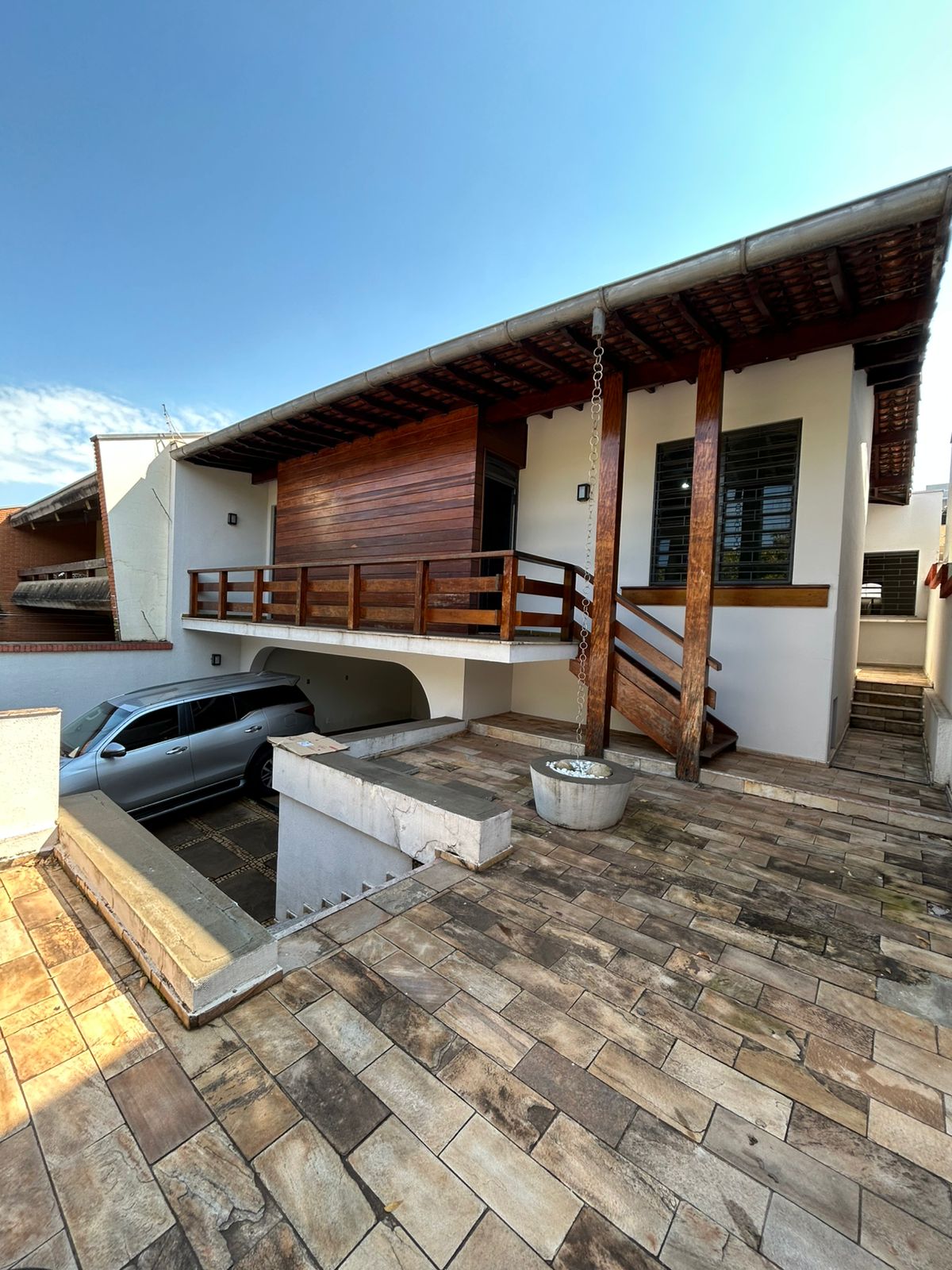Casa - Av. Dona Renata